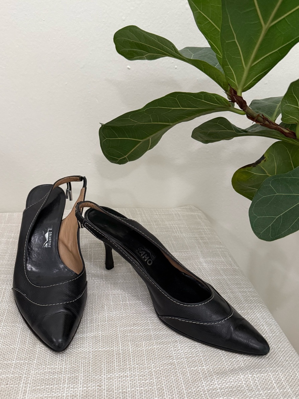 Ferragamo Black Leather Short Heels 90s Y2K Vintage